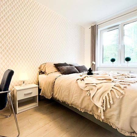 Ferienwohnung Walk To Park, Modern 2Bd Kitchen! Balcony, Parking Breslau Exterior foto
