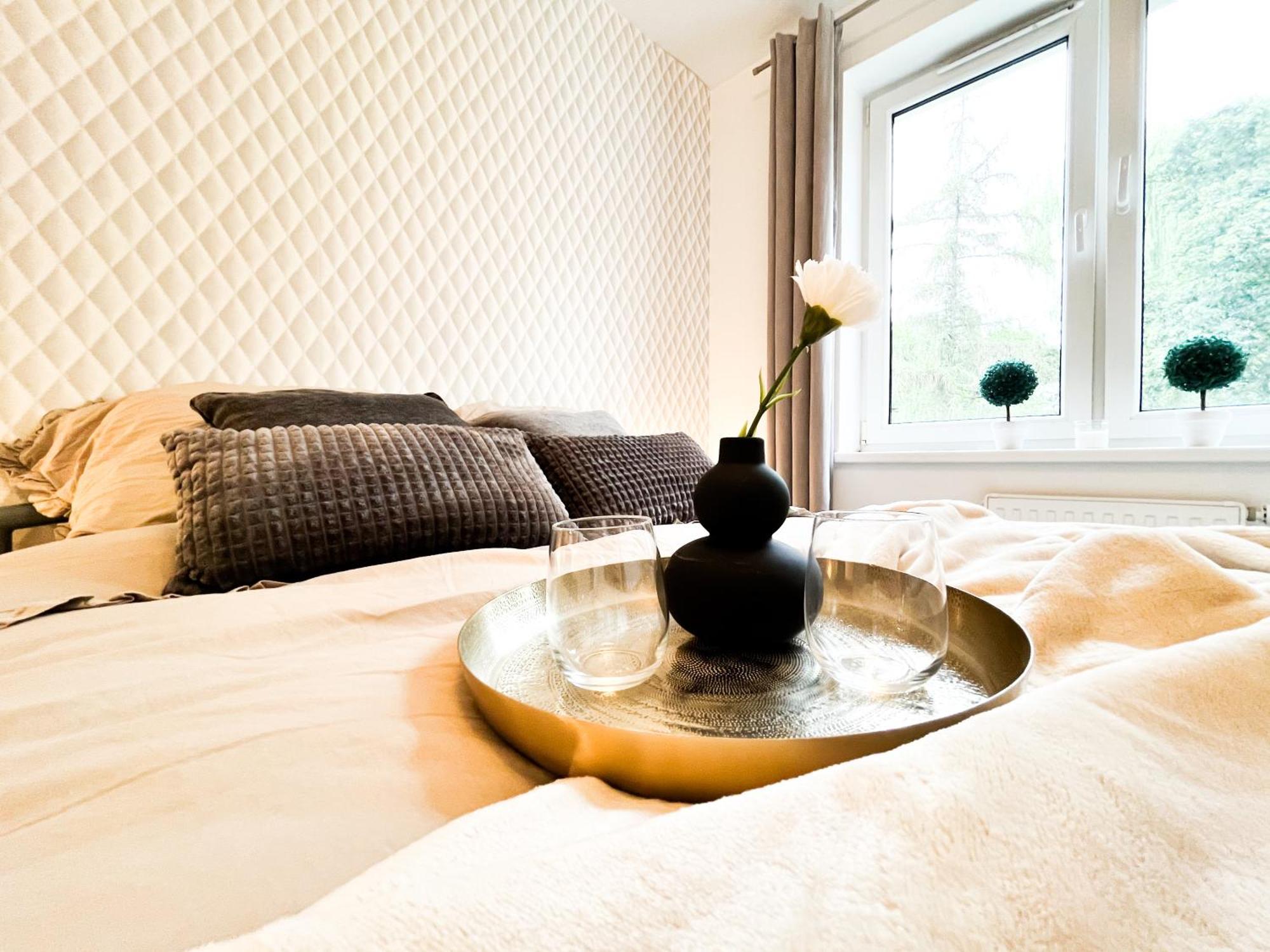 Ferienwohnung Walk To Park, Modern 2Bd Kitchen! Balcony, Parking Breslau Exterior foto