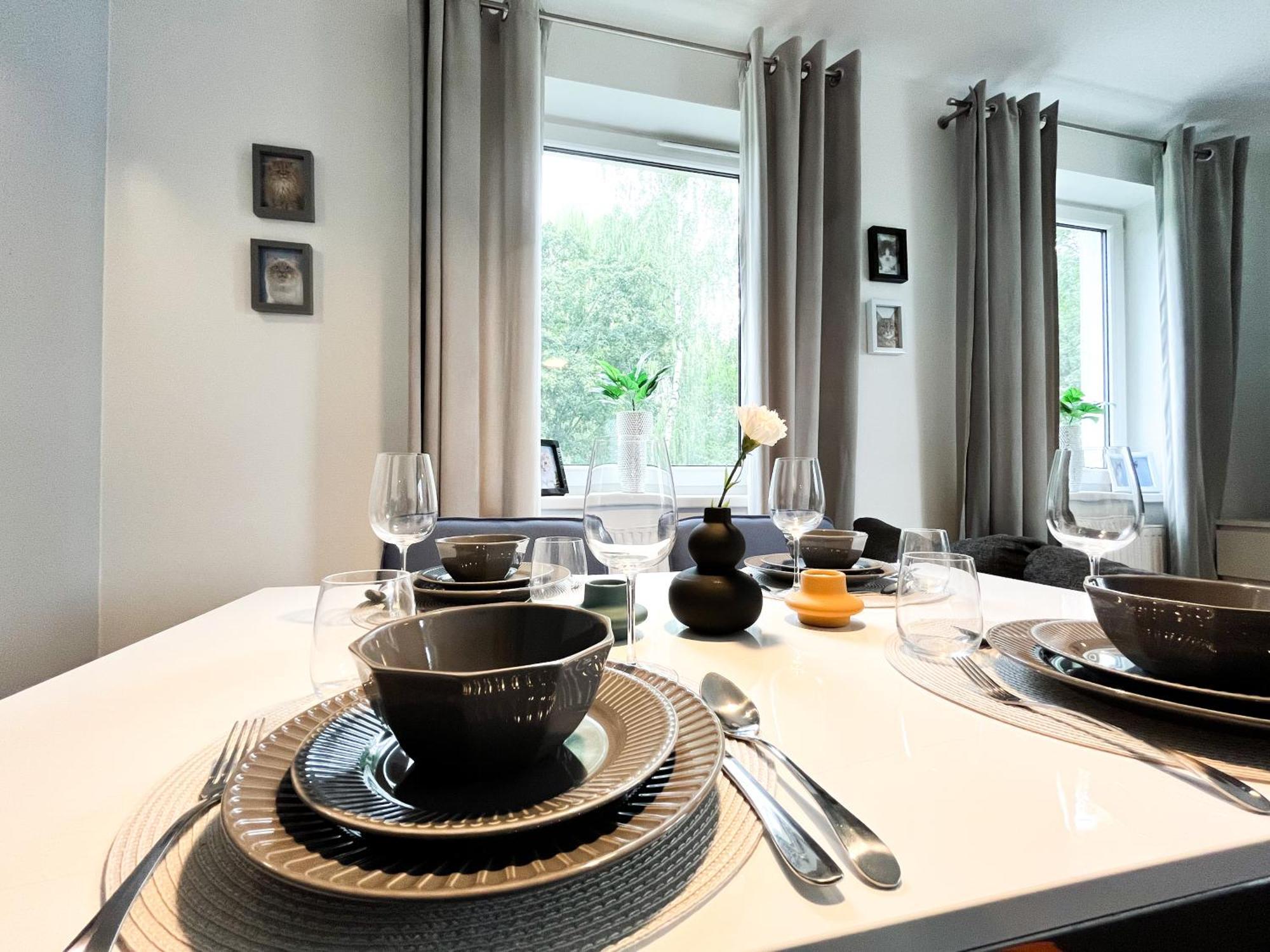 Ferienwohnung Walk To Park, Modern 2Bd Kitchen! Balcony, Parking Breslau Exterior foto