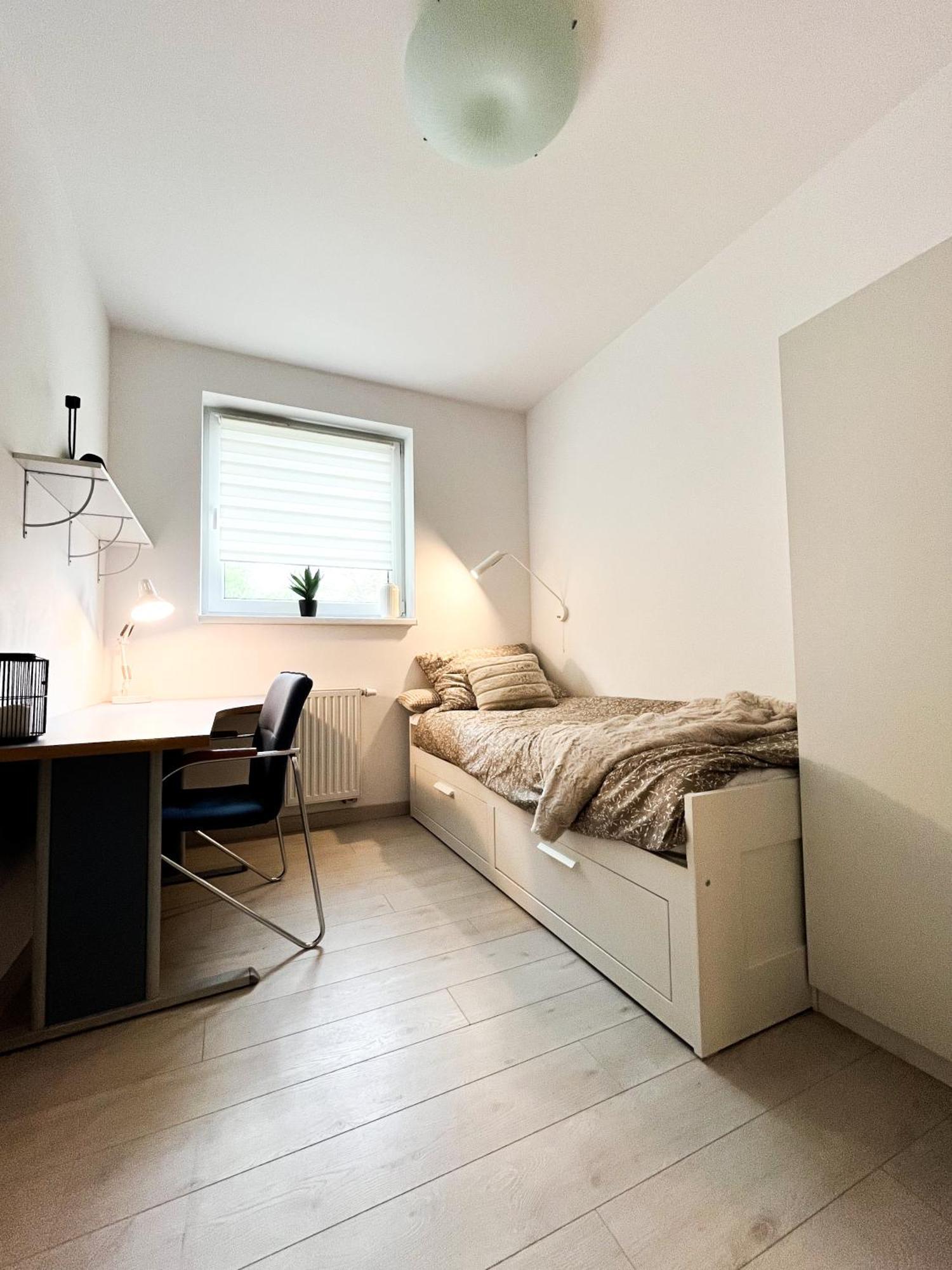 Ferienwohnung Walk To Park, Modern 2Bd Kitchen! Balcony, Parking Breslau Exterior foto