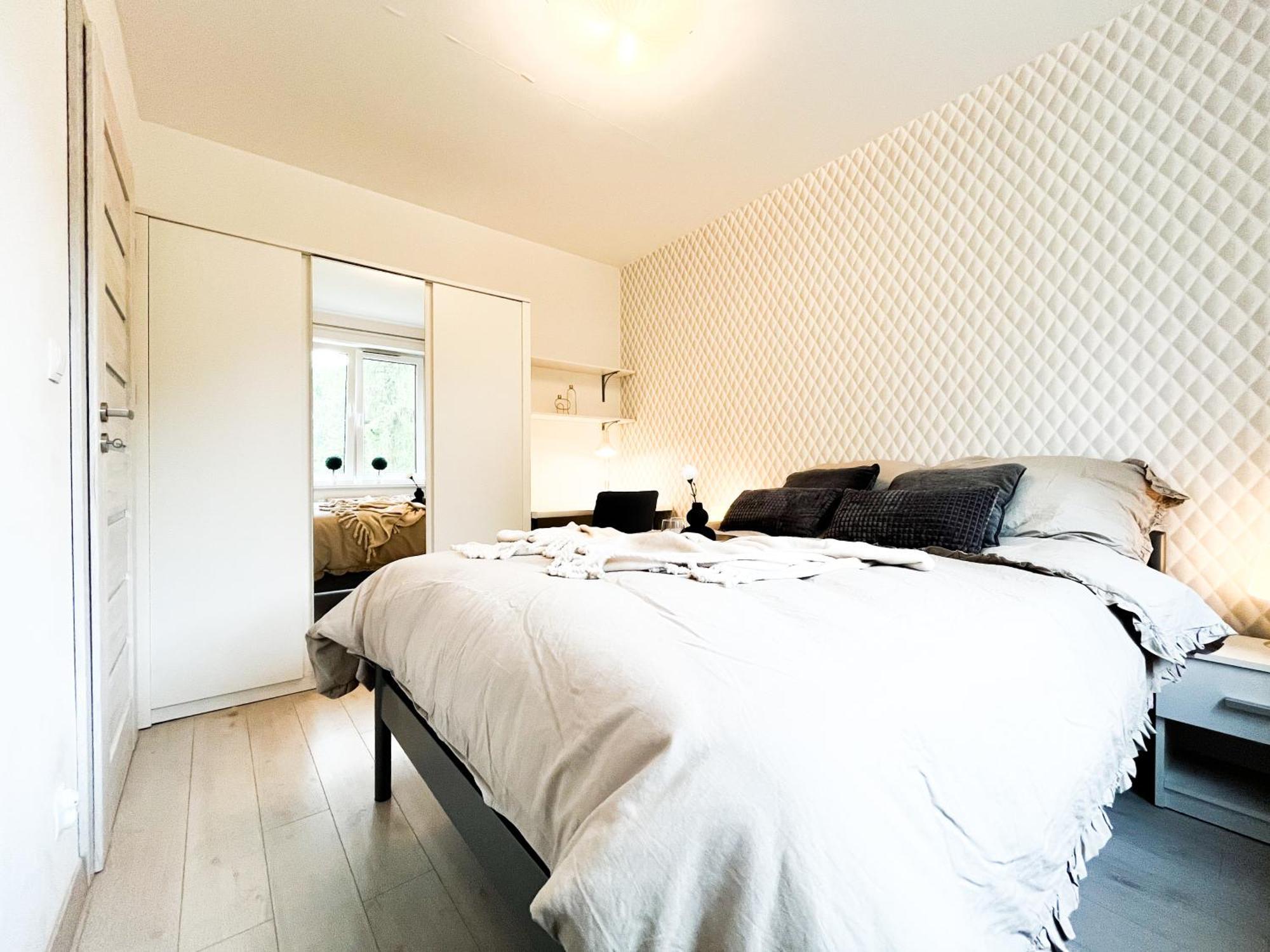 Ferienwohnung Walk To Park, Modern 2Bd Kitchen! Balcony, Parking Breslau Exterior foto